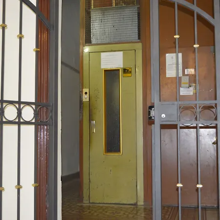 오스카 룸스 게스트하우스 2*